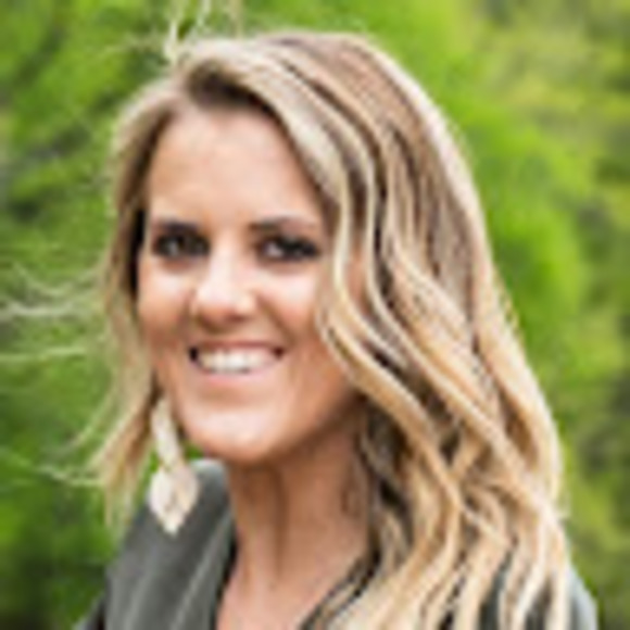 Meet your Posher, Cassie - Picture 1 of 1